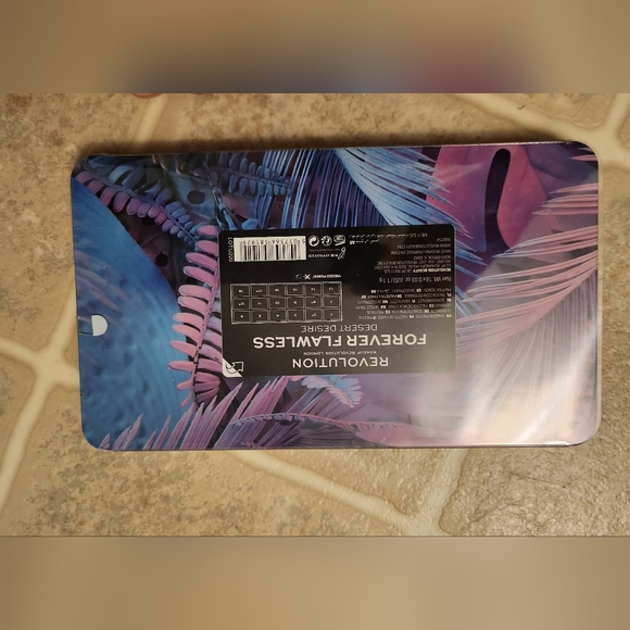 Never used REVOLUTION FOREVER FLAWLESS DESERT DESIRE make up pallete - Picture 3 of 3
